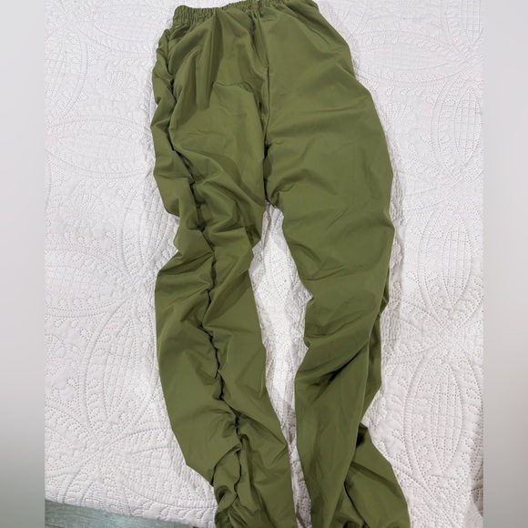 SHEIN Khaki Elastic Waist Pants - Picture 2 of 4